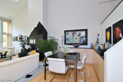 25450 Fairmount Beachwood OH 44122