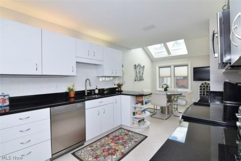 25450 Fairmount Beachwood OH 44122