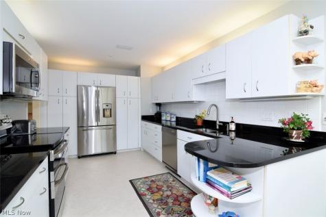 25450 Fairmount Beachwood OH 44122