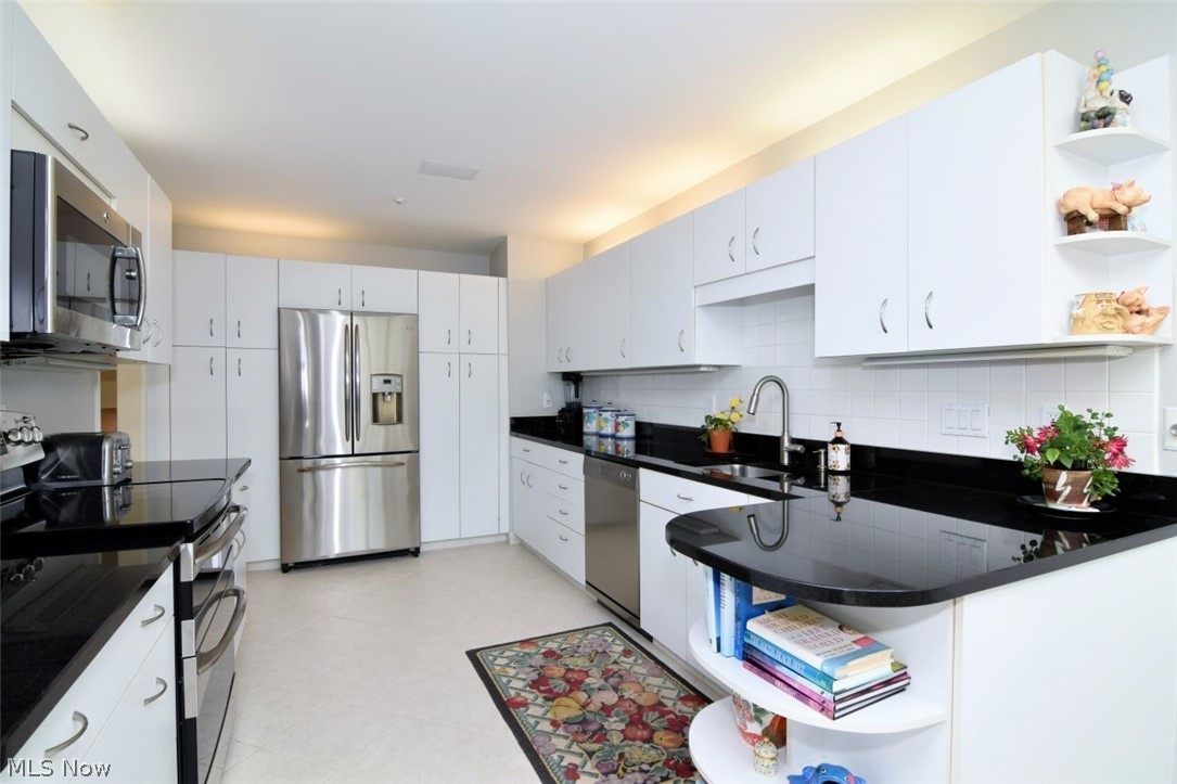 25450 Fairmount Beachwood OH 44122