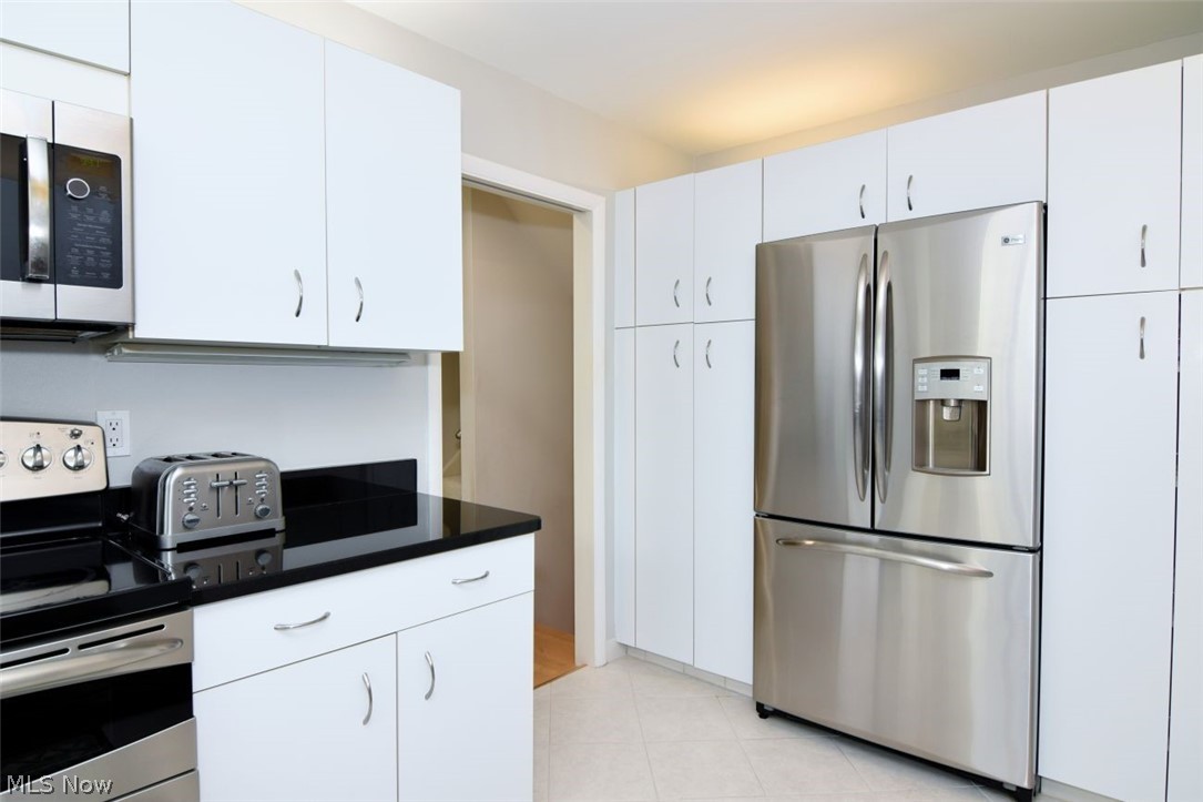 25450 Fairmount Beachwood OH 44122