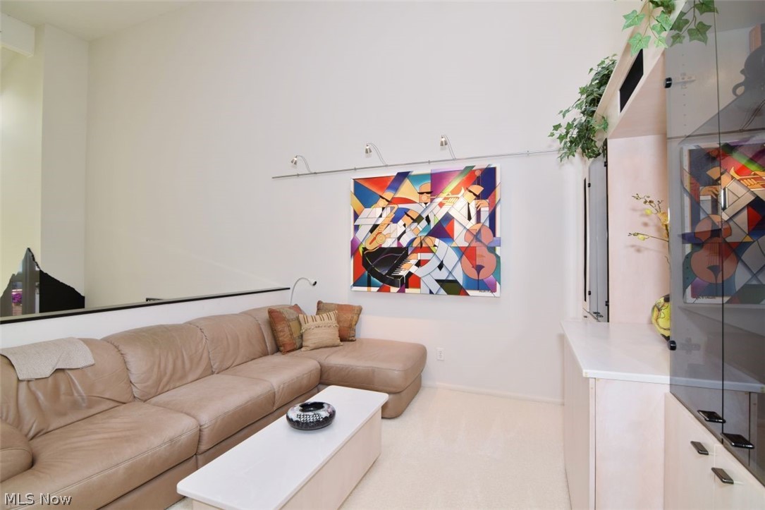 25450 Fairmount Beachwood OH 44122