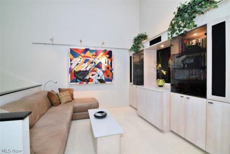 25450 Fairmount Beachwood OH 44122