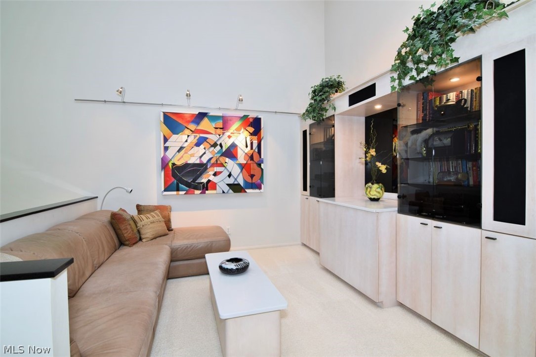25450 Fairmount Beachwood OH 44122