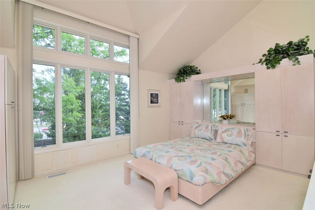 25450 Fairmount Beachwood OH 44122