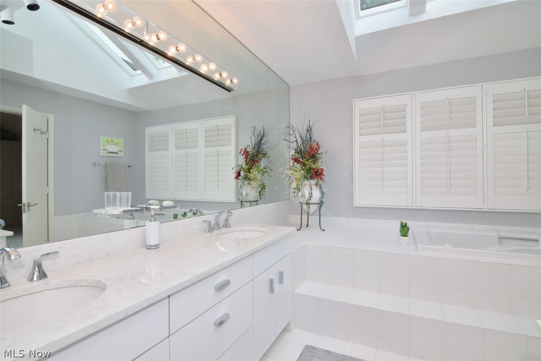 25450 Fairmount Beachwood OH 44122