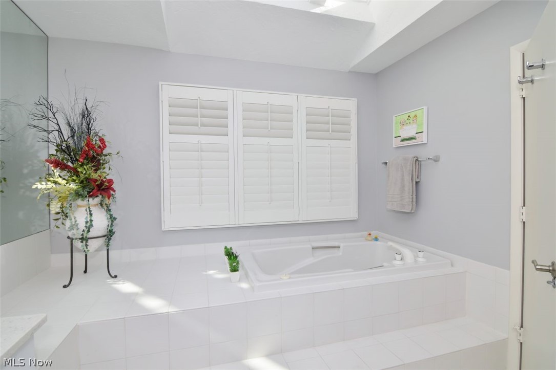 25450 Fairmount Beachwood OH 44122