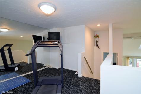 25450 Fairmount Beachwood OH 44122