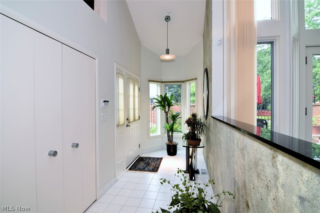 25450 Fairmount Beachwood OH 44122