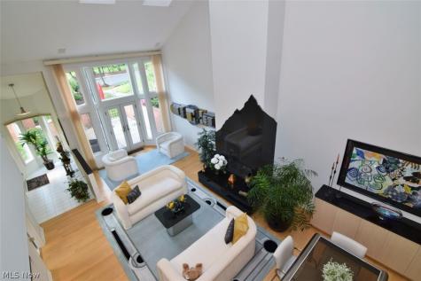 25450 Fairmount Beachwood OH 44122