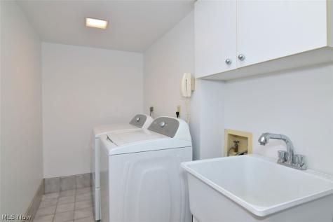 25450 Fairmount Beachwood OH 44122