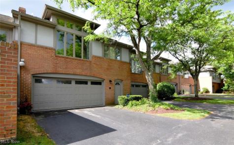 25450 Fairmount Beachwood OH 44122