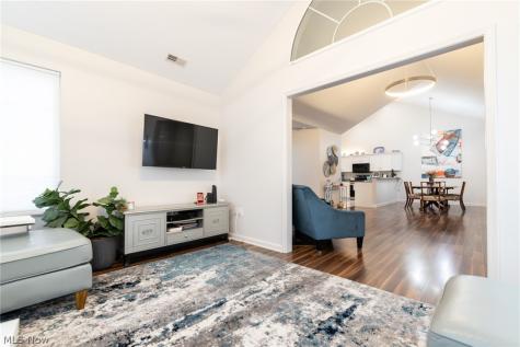 261 Arlington Drive Aurora OH 44202
