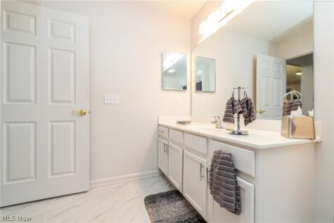 261 Arlington Drive Aurora OH 44202