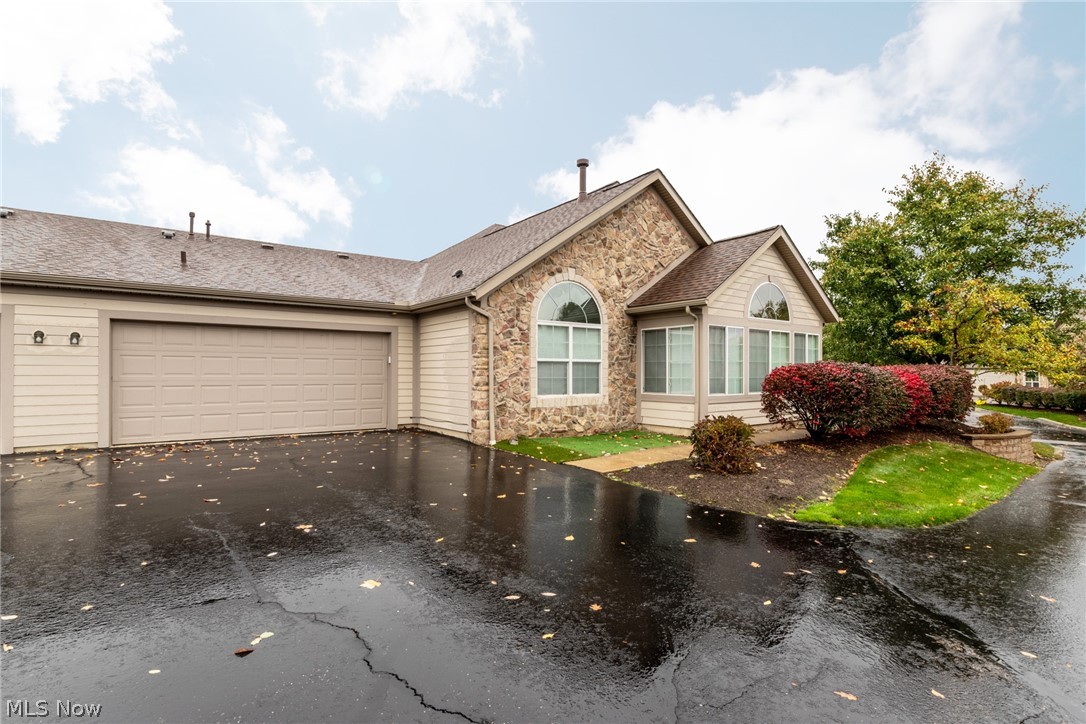 261 Arlington Drive Aurora OH 44202