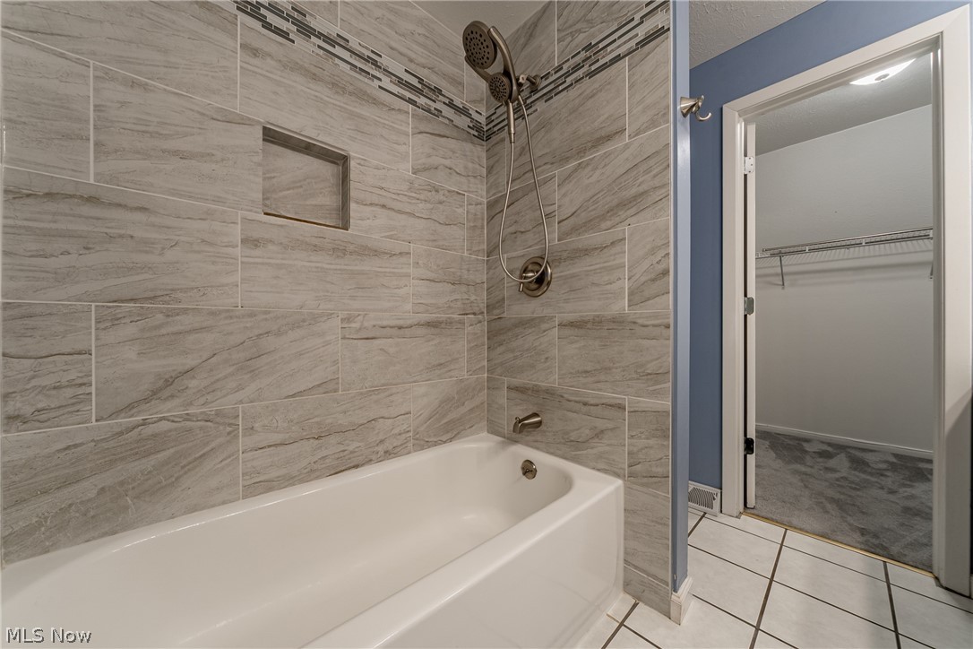 68 Landings Way Avon Lake OH 44012