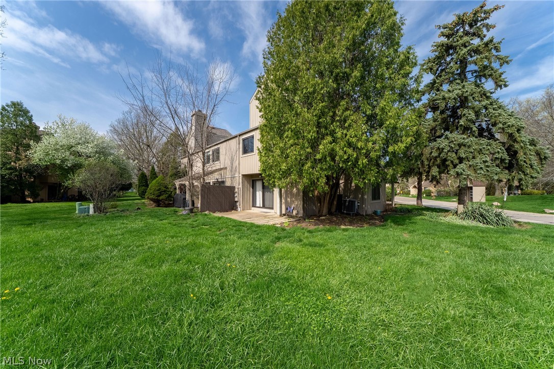 68 Landings Way Avon Lake OH 44012
