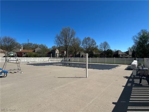68 Landings Way Avon Lake OH 44012