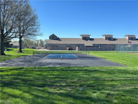 68 Landings Way Avon Lake OH 44012