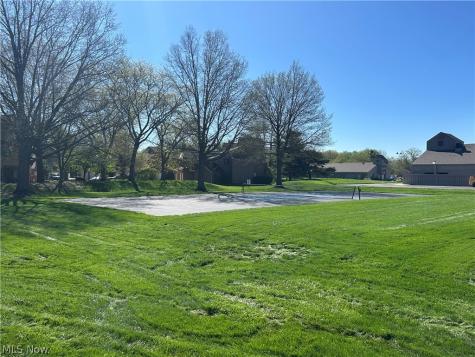 68 Landings Way Avon Lake OH 44012