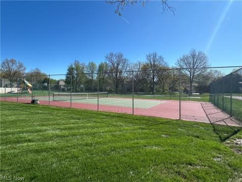 68 Landings Way Avon Lake OH 44012