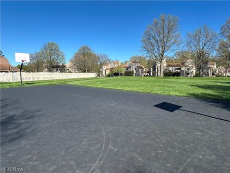 68 Landings Way Avon Lake OH 44012