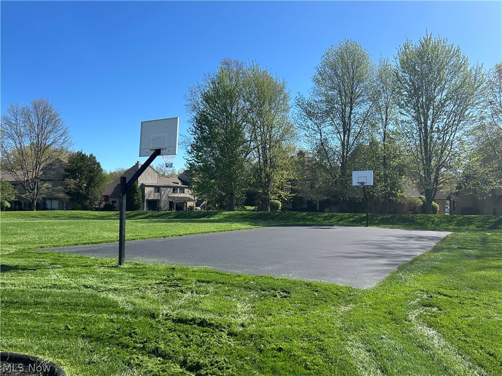 68 Landings Way Avon Lake OH 44012