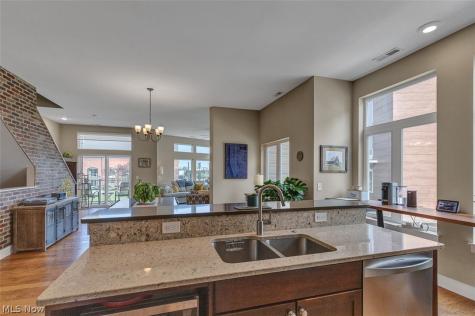 1230 W 74th Street Cleveland OH 44102