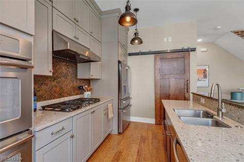 1230 W 74th Street Cleveland OH 44102
