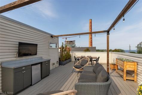 1230 W 74th Street Cleveland OH 44102