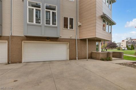 1230 W 74th Street Cleveland OH 44102