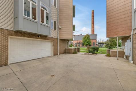 1230 W 74th Street Cleveland OH 44102
