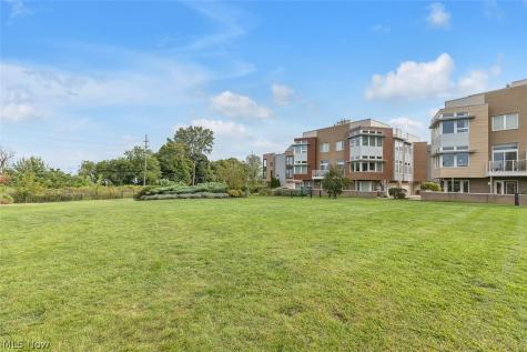 1230 W 74th Street Cleveland OH 44102