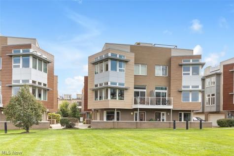 1230 W 74th Street Cleveland OH 44102