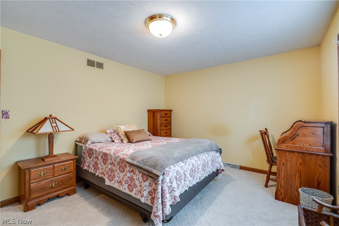 332 W Heatherwood Drive Barberton OH 44203
