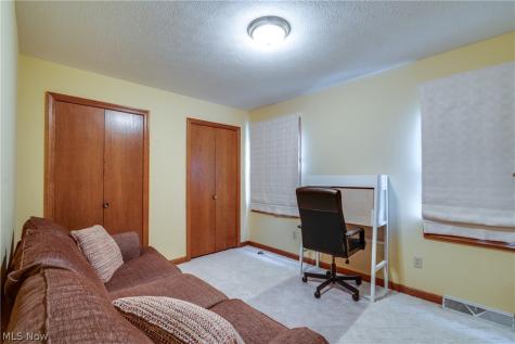 332 W Heatherwood Drive Barberton OH 44203