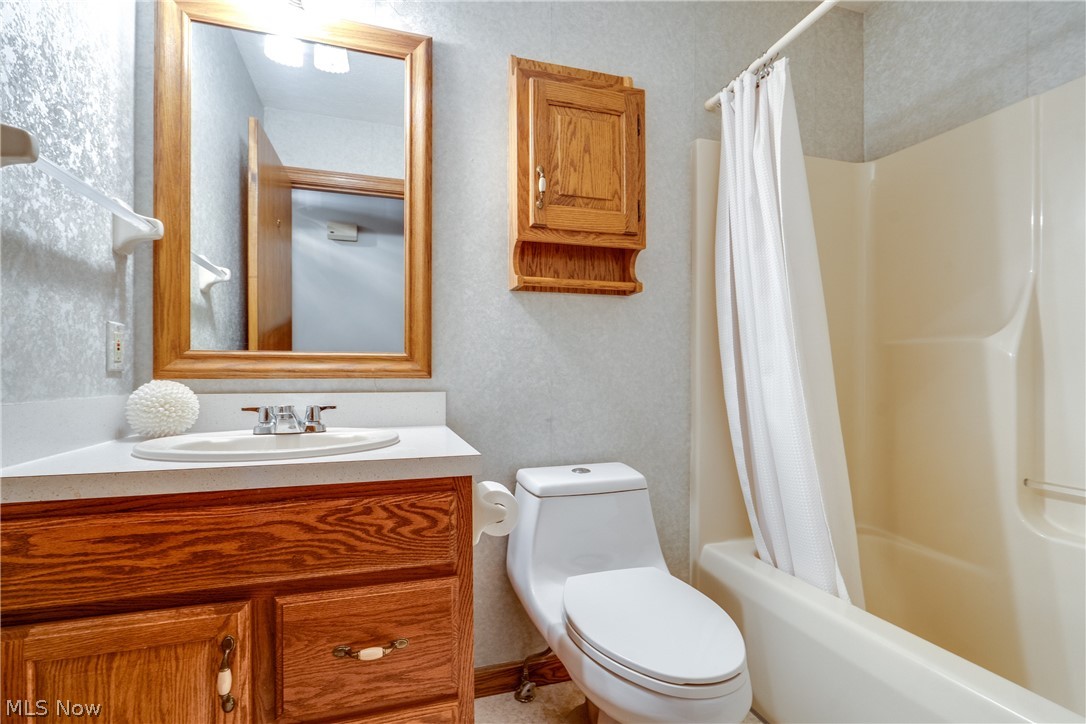 332 W Heatherwood Drive Barberton OH 44203