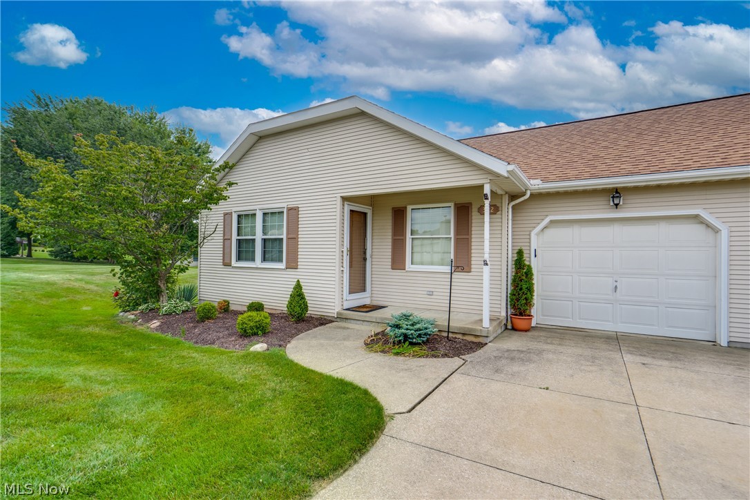 332 W Heatherwood Drive Barberton OH 44203