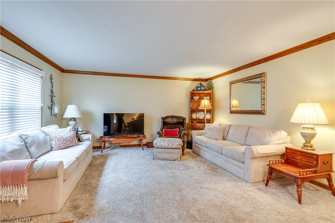 332 W Heatherwood Drive Barberton OH 44203