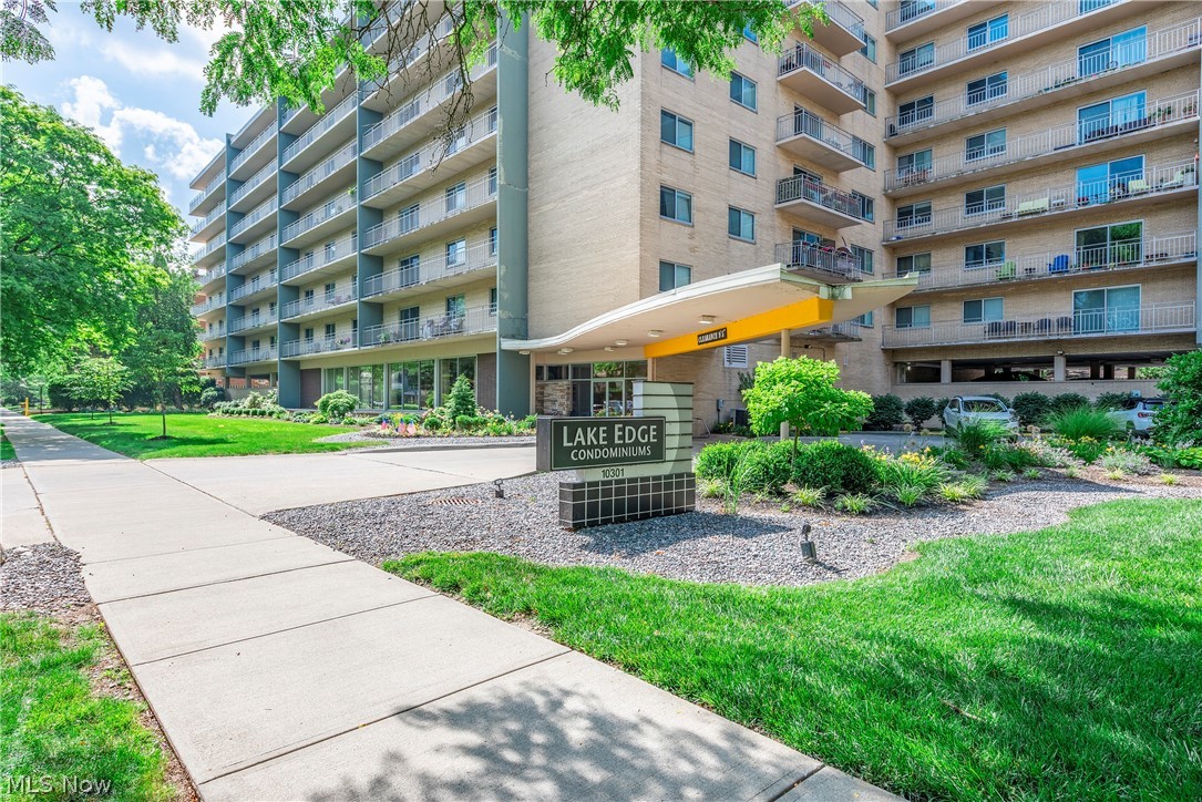 10301 Lake Avenue Cleveland OH 44102