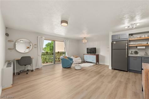 10301 Lake Avenue Cleveland OH 44102