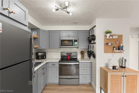 10301 Lake Avenue Cleveland OH 44102