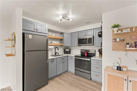 10301 Lake Avenue Cleveland OH 44102