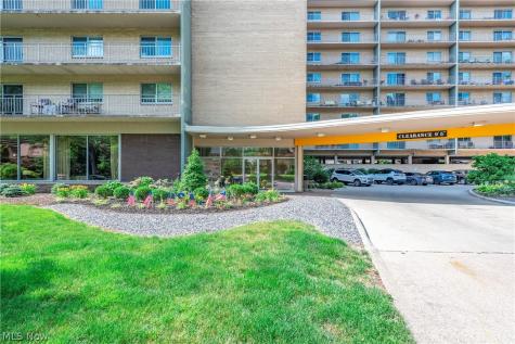 10301 Lake Avenue Cleveland OH 44102