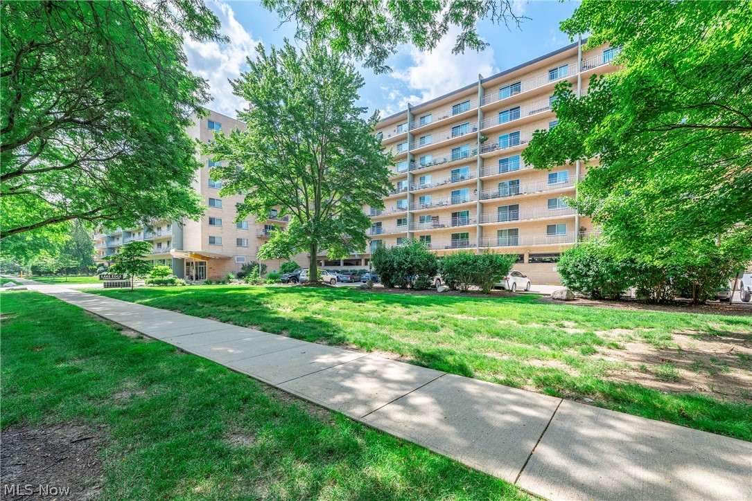 10301 Lake Avenue Cleveland OH 44102