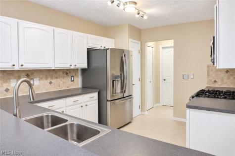 29433 Hummingbird Circle Westlake OH 44145