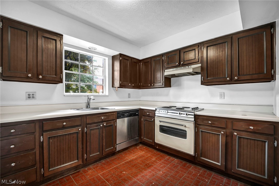 1015 Trevitt Circle N Euclid OH 44143