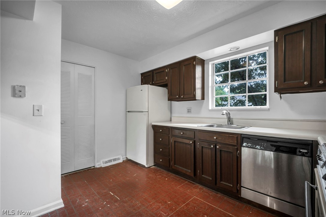 1015 Trevitt Circle N Euclid OH 44143