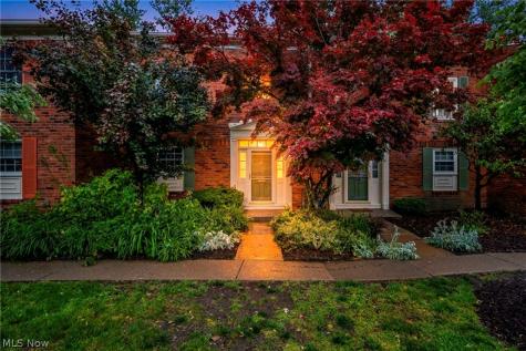 1015 Trevitt Circle N Euclid OH 44143