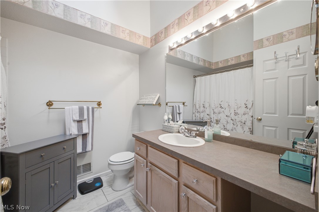126 N Aspen Court Warren OH 44484